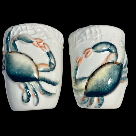 Nautical Blue Crab Ceramic Salt & Pepper Shaker Set Beach House Zodiac Cancer - Picture 1 of 11